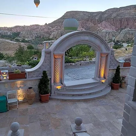 Underground Cave Отель Аванос
