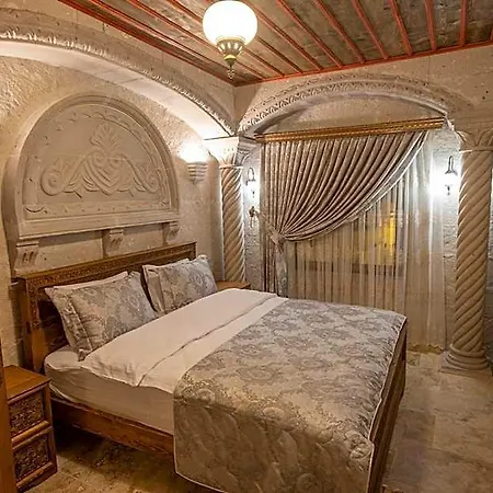 Underground Cave Аванос